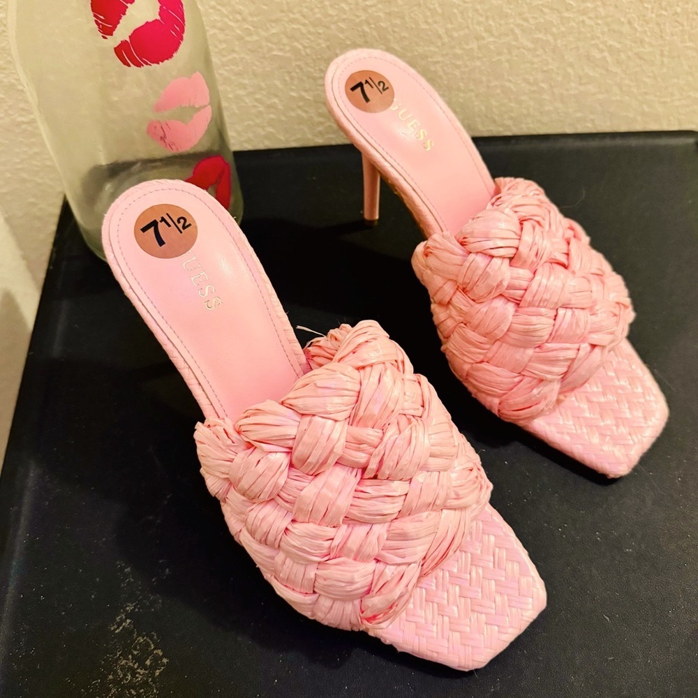 “Guess” NEW BARBIE LOOK !Heels 7..5 Barbie Pink NEW!